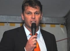 TERUGKIJKEND NAAR DE FEESTEN